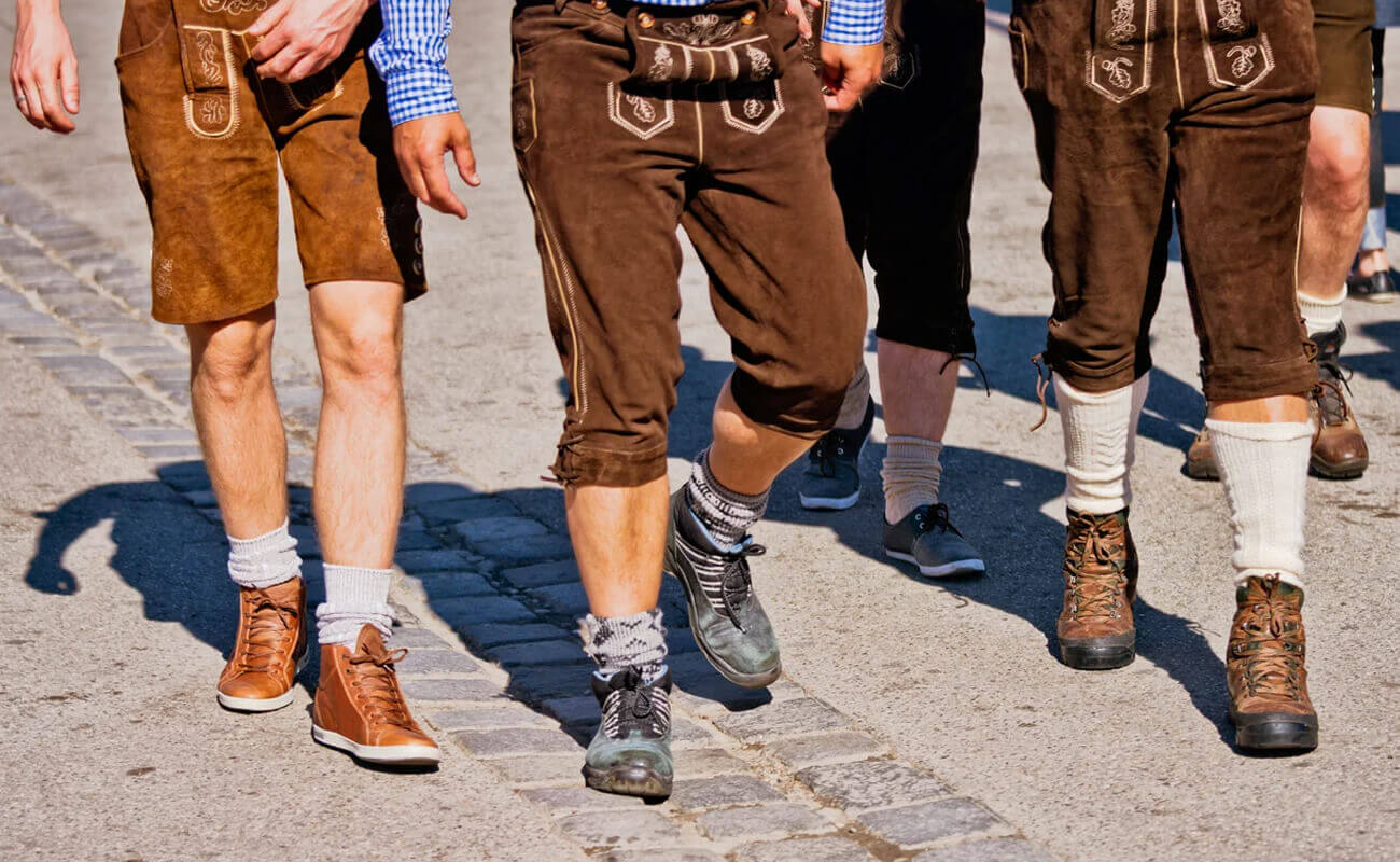 The Traditional Colors of Lederhosen